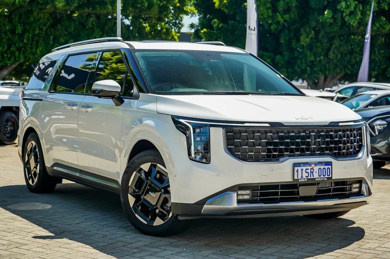 Kia Carnival image 1