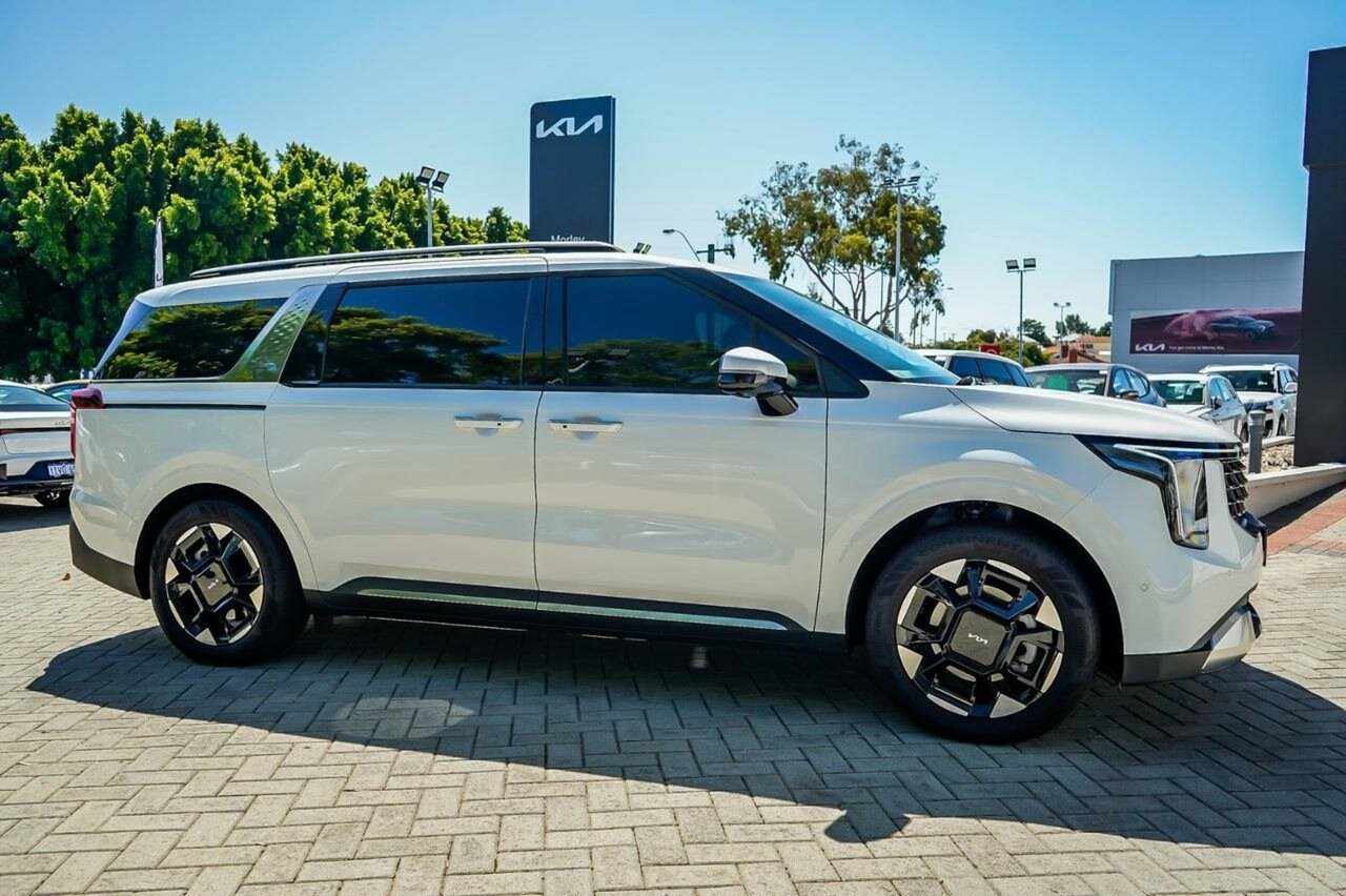 Kia Carnival image 3