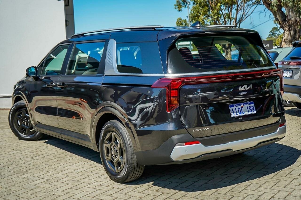 Kia Carnival image 2