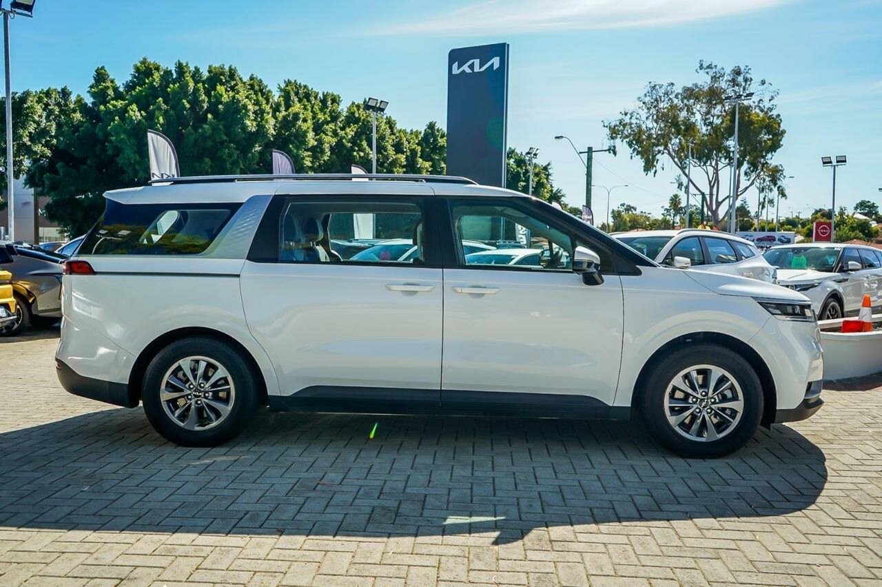 Kia Carnival image 3