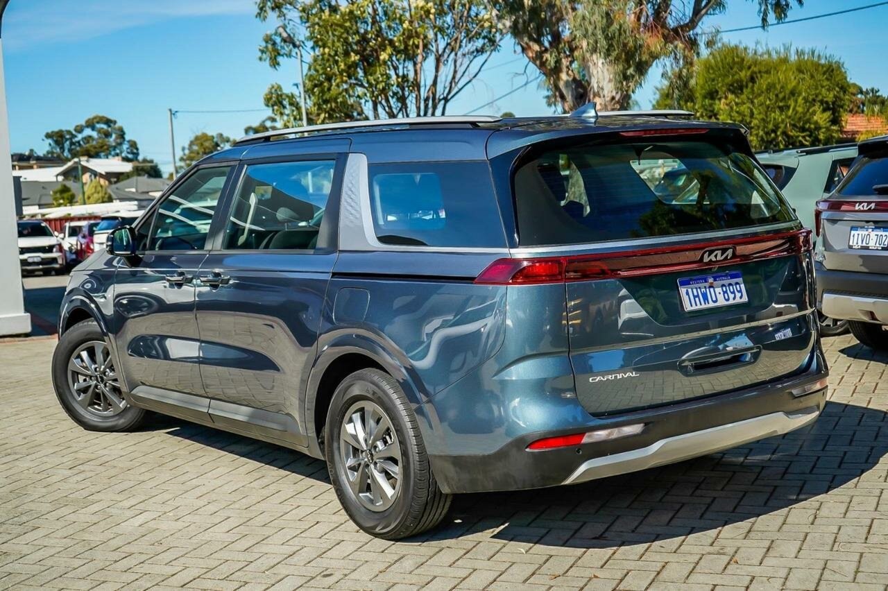 Kia Carnival image 2