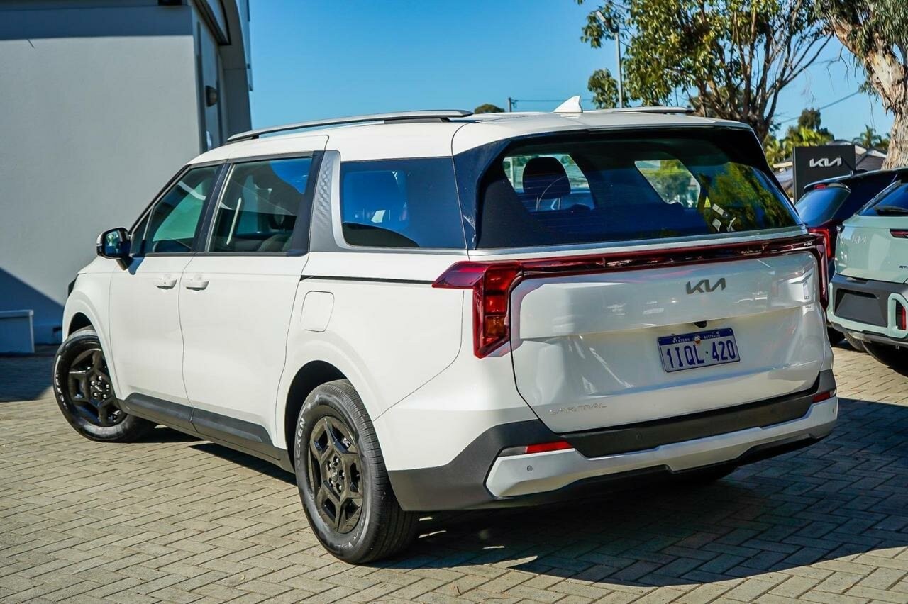 Kia Carnival image 2