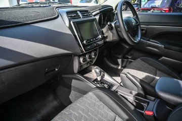 https://vehicle-cdn.autoleague.cloud/15795_41012132_21.jpg