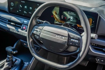 https://vehicle-cdn.autoleague.cloud/15795_41012137_20.jpg