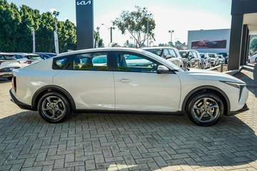 https://vehicle-cdn.autoleague.cloud/15795_41012137_3.jpg