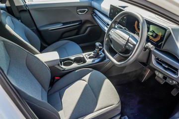 https://vehicle-cdn.autoleague.cloud/15795_41012137_6.jpg