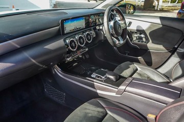 https://vehicle-cdn.autoleague.cloud/15795_41012204_10.jpg