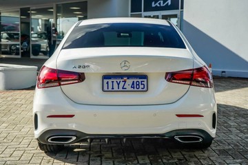 https://vehicle-cdn.autoleague.cloud/15795_41012204_5.jpg