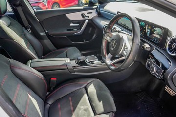 https://vehicle-cdn.autoleague.cloud/15795_41012204_6.jpg