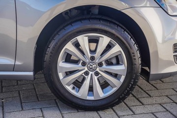 https://vehicle-cdn.autoleague.cloud/15795_41012322_12.jpg