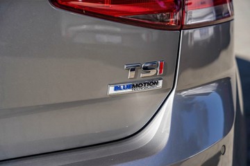 https://vehicle-cdn.autoleague.cloud/15795_41012322_15.jpg