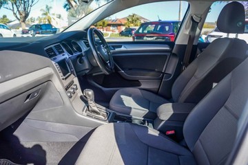https://vehicle-cdn.autoleague.cloud/15795_41012322_9.jpg