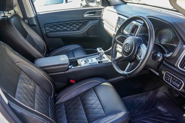 https://vehicle-cdn.autoleague.cloud/15795_41012332_6.jpg