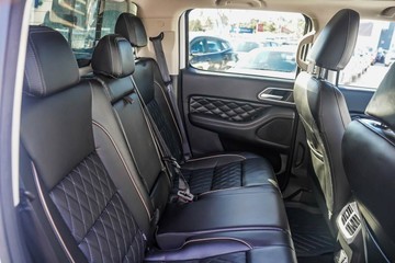 https://vehicle-cdn.autoleague.cloud/15795_41012332_8.jpg