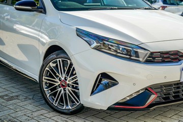 https://vehicle-cdn.autoleague.cloud/15795_41012333_11.jpg