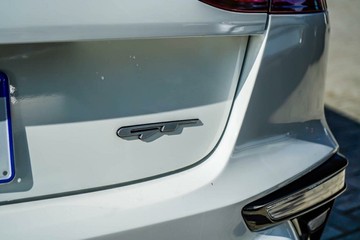 https://vehicle-cdn.autoleague.cloud/15795_41012333_15.jpg