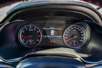 https://vehicle-cdn.autoleague.cloud/15795_41012333_16.jpg