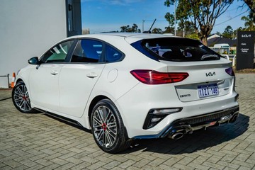 https://vehicle-cdn.autoleague.cloud/15795_41012333_2.jpg
