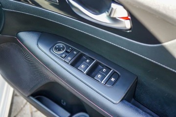 https://vehicle-cdn.autoleague.cloud/15795_41012333_22.jpg