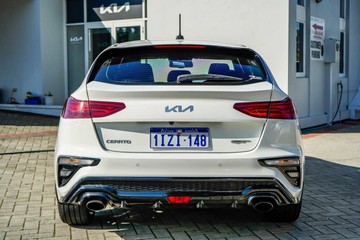 https://vehicle-cdn.autoleague.cloud/15795_41012333_5.jpg