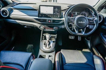 https://vehicle-cdn.autoleague.cloud/15795_41012333_7.jpg