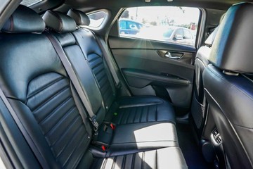 https://vehicle-cdn.autoleague.cloud/15795_41012333_8.jpg