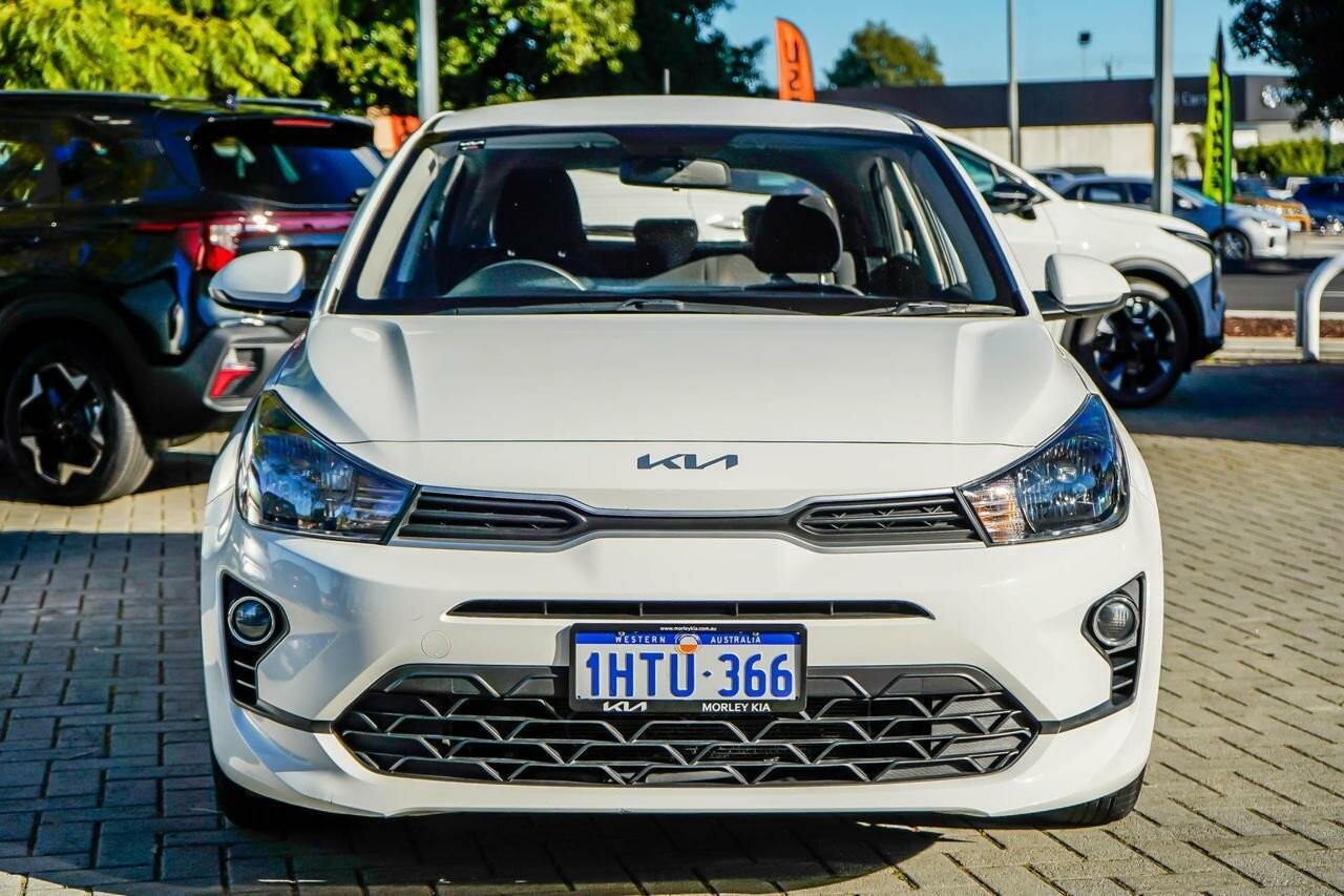 Kia Rio image 4