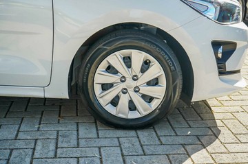 https://vehicle-cdn.autoleague.cloud/15795_41012406_10.jpg