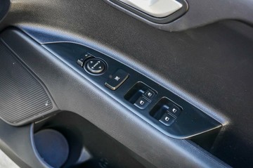 https://vehicle-cdn.autoleague.cloud/15795_41012406_15.jpg