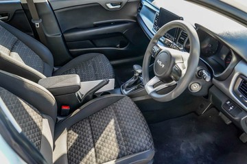 https://vehicle-cdn.autoleague.cloud/15795_41012406_17.jpg