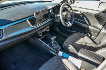 https://vehicle-cdn.autoleague.cloud/15795_41012406_22.jpg