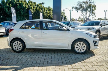 https://vehicle-cdn.autoleague.cloud/15795_41012406_3.jpg