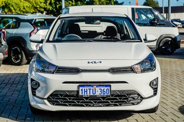 https://vehicle-cdn.autoleague.cloud/15795_41012406_4.jpg