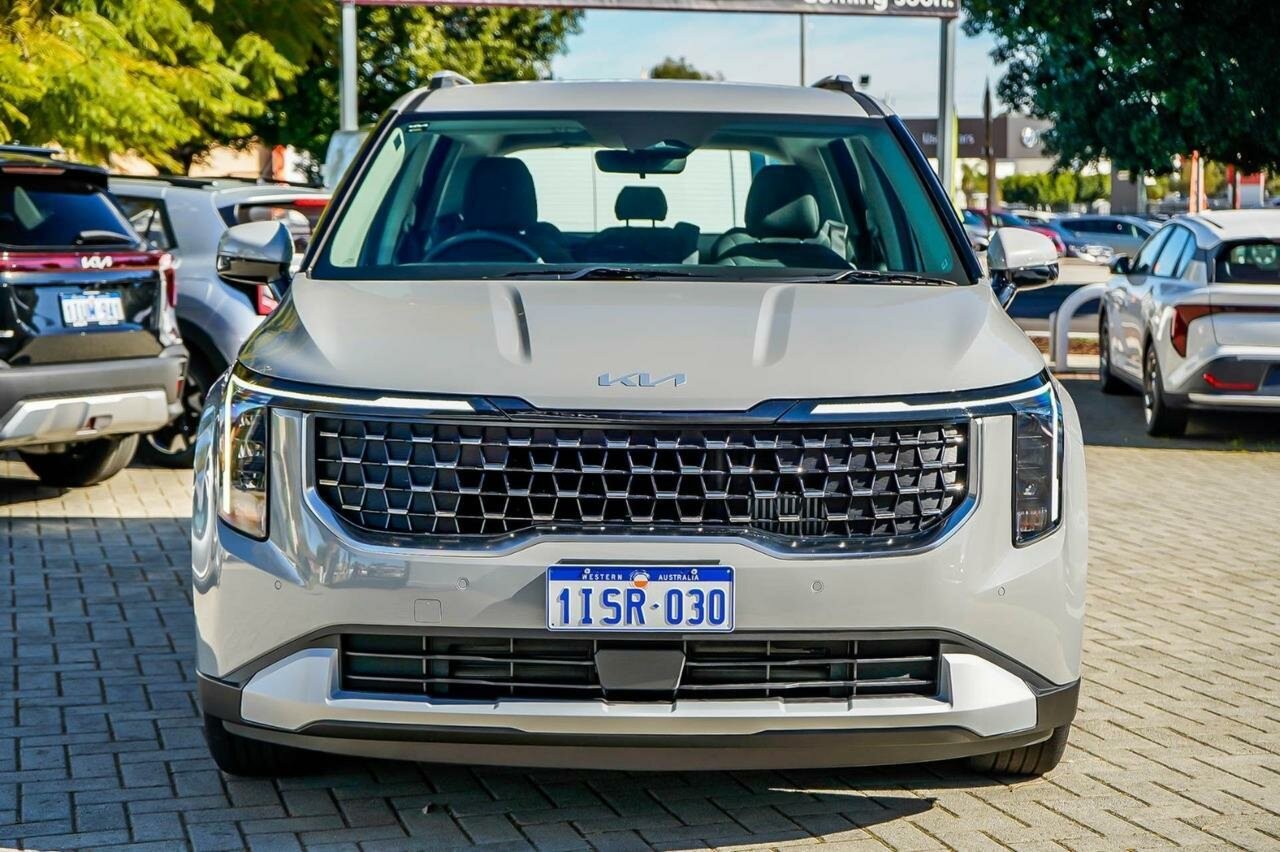 Kia Carnival image 4