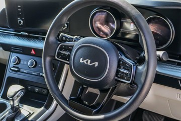 https://vehicle-cdn.autoleague.cloud/15795_41012498_16.jpg
