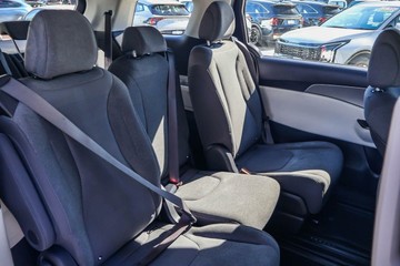 https://vehicle-cdn.autoleague.cloud/15795_41012498_19.jpg