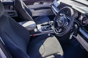 https://vehicle-cdn.autoleague.cloud/15795_41012501_17.jpg