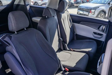 https://vehicle-cdn.autoleague.cloud/15795_41012501_19.jpg