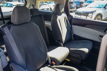 https://vehicle-cdn.autoleague.cloud/15795_41012503_19.jpg