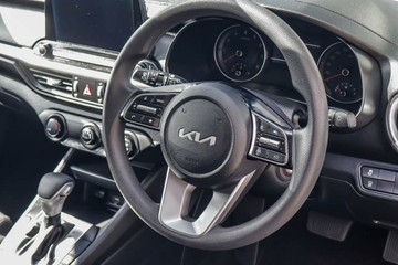 https://vehicle-cdn.autoleague.cloud/15795_41012515_16.jpg