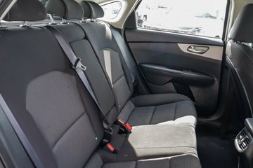 https://vehicle-cdn.autoleague.cloud/15795_41012515_19.jpg