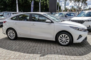 https://vehicle-cdn.autoleague.cloud/15795_41012515_3.jpg
