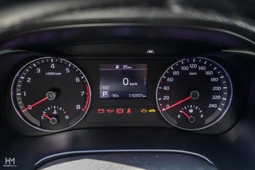 https://vehicle-cdn.autoleague.cloud/15795_41012531_11.jpg