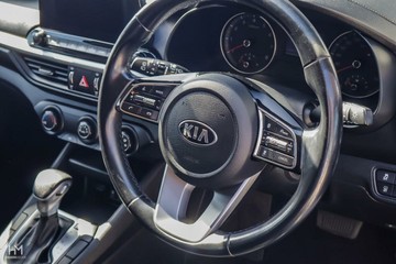 https://vehicle-cdn.autoleague.cloud/15795_41012531_16.jpg