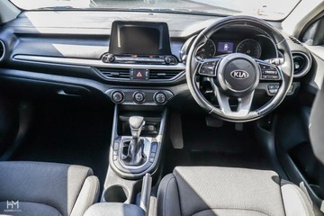 https://vehicle-cdn.autoleague.cloud/15795_41012531_20.jpg