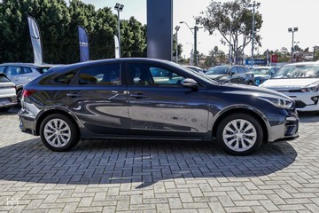 https://vehicle-cdn.autoleague.cloud/15795_41012531_3.jpg