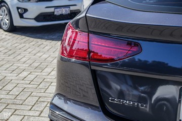 https://vehicle-cdn.autoleague.cloud/15795_41012531_8.jpg