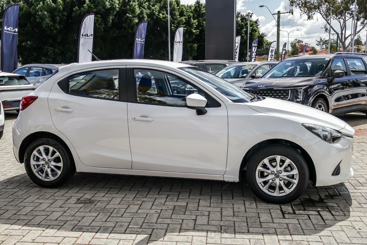 Mazda 2 image 3