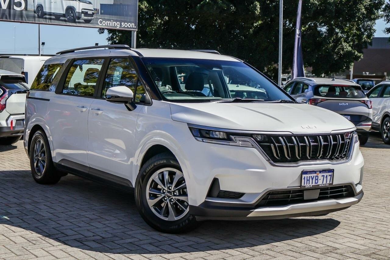 Kia Carnival image 1
