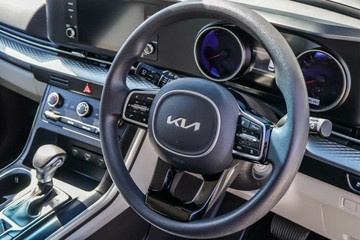 https://vehicle-cdn.autoleague.cloud/15795_41012577_16.jpg